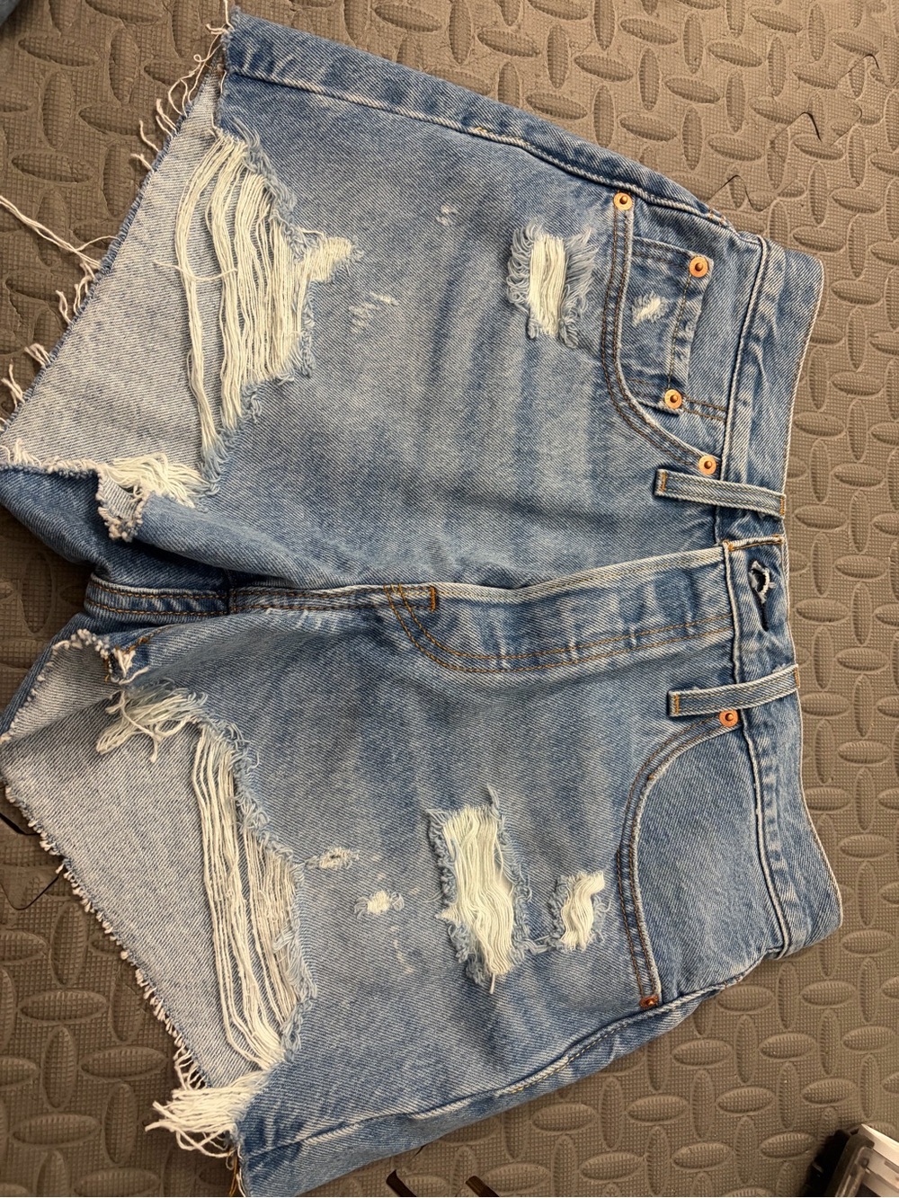 Women’s Levi’s 501 shorts cut off button fly 28